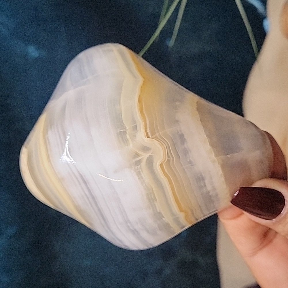 4.25"L 0.4lbs | Amber Onyx Bowl From Mexico | Crystal Collectible Gift - Picture 4 of 4